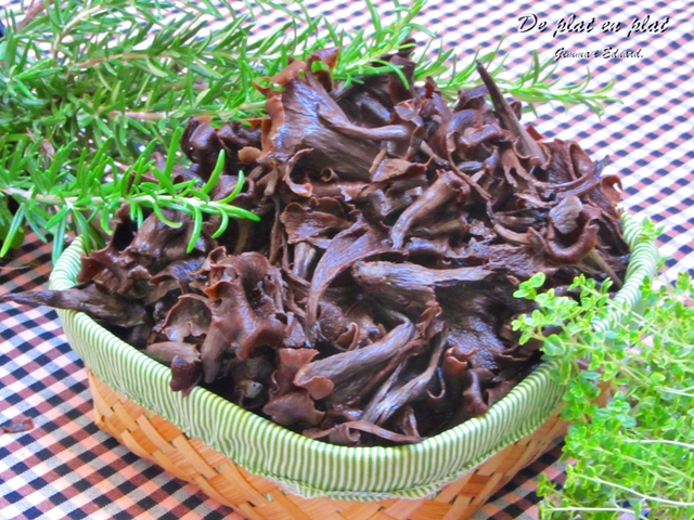 Trompetes de la mort saltades amb Botifarra negra