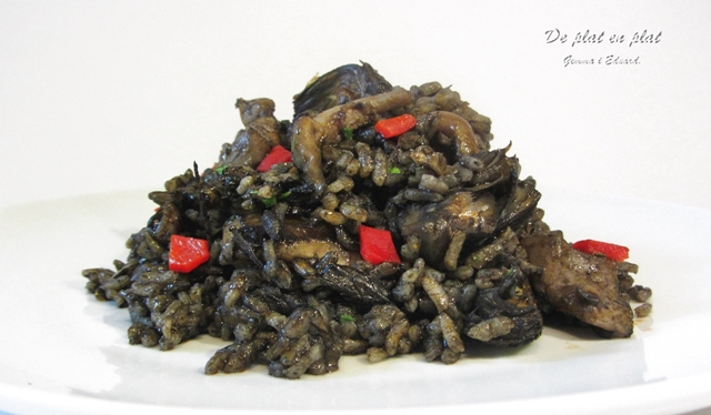 Arròs negre (Amb sípia i carxofes)