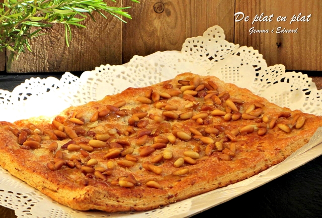 Coca de Llardons i Pinyons